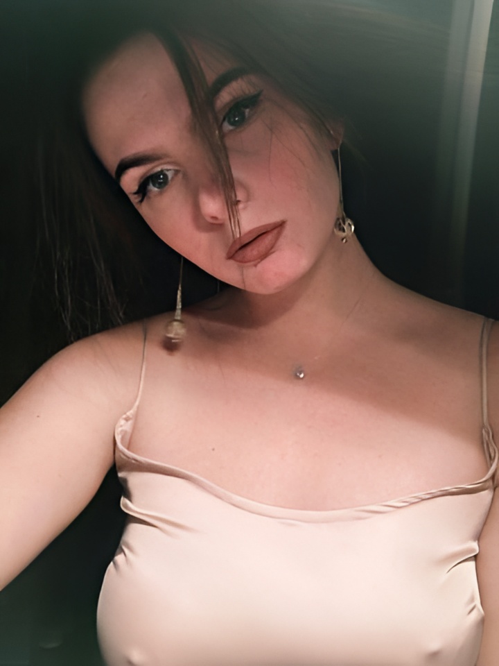 Индивидуалка Надюша, доступна для личного знакомства от 2000 руб