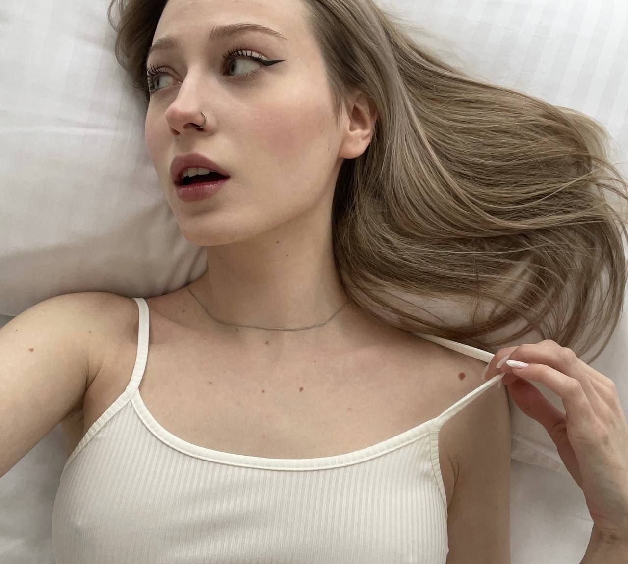 Юлия привлекальеная девушка из Краснотурьинск цена от 3000 руб