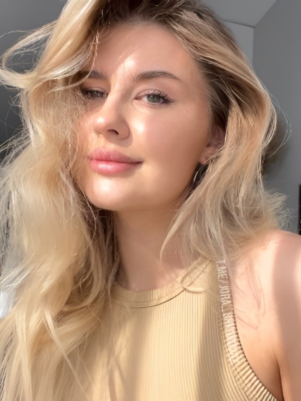 Эсмеральда привлекательная девушка из Краснотурьинск цена от 5000 руб