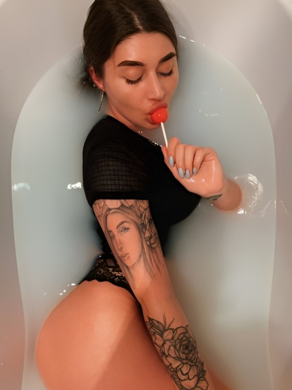 Зиглинда привлекательная девушка из Краснотурьинск цена от 3000 руб