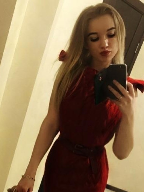 Карина привлекательная девушка из Краснотурьинск цена от 3500 руб