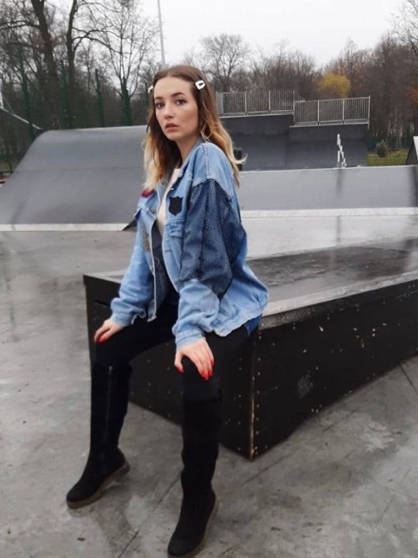 🎥 Наденька привлекательная девушка из Краснотурьинск цена от 5000 руб