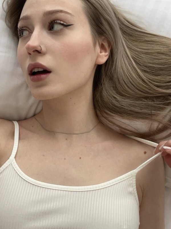 Юлия привлекательная девушка из Краснотурьинск цена от 3000 руб